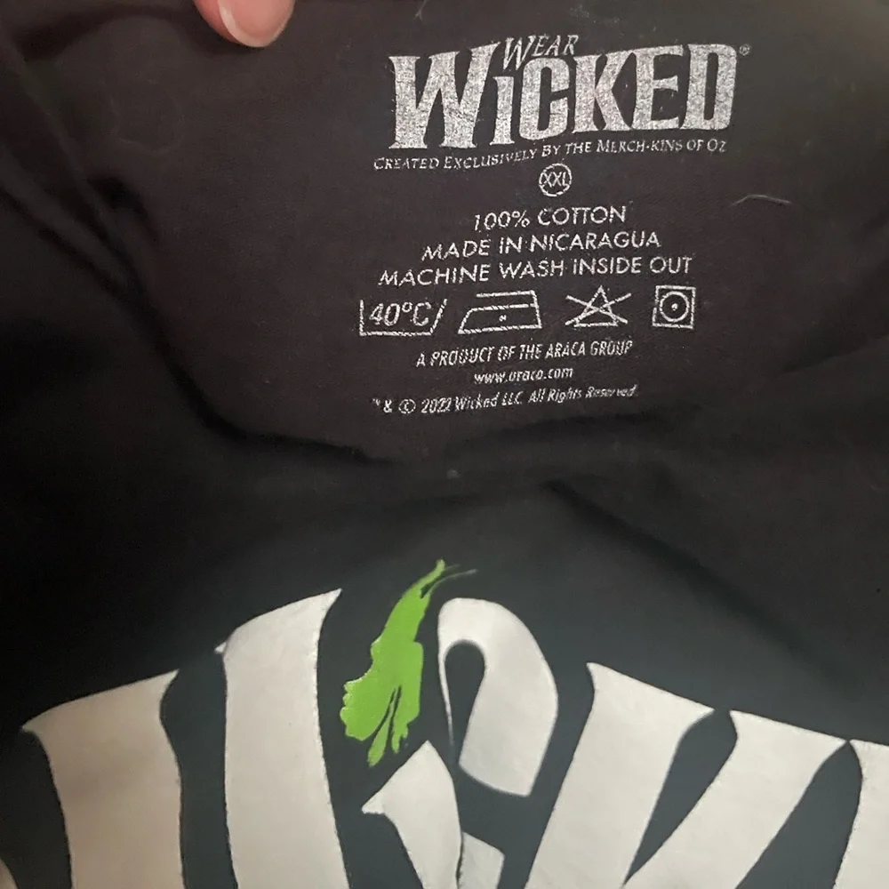 Wicked the musical TShirt - Picture 3 of 5